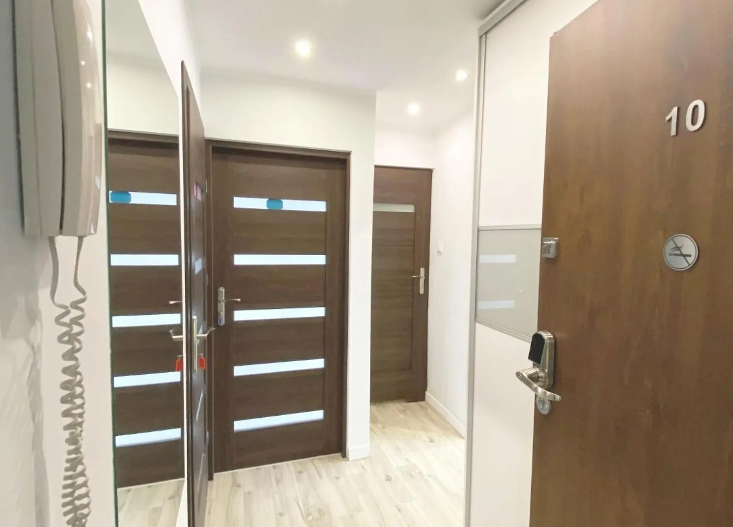3Rooms-Balcony-Pkp - Deerrest Apart Wroclaw 0*,  Poland
