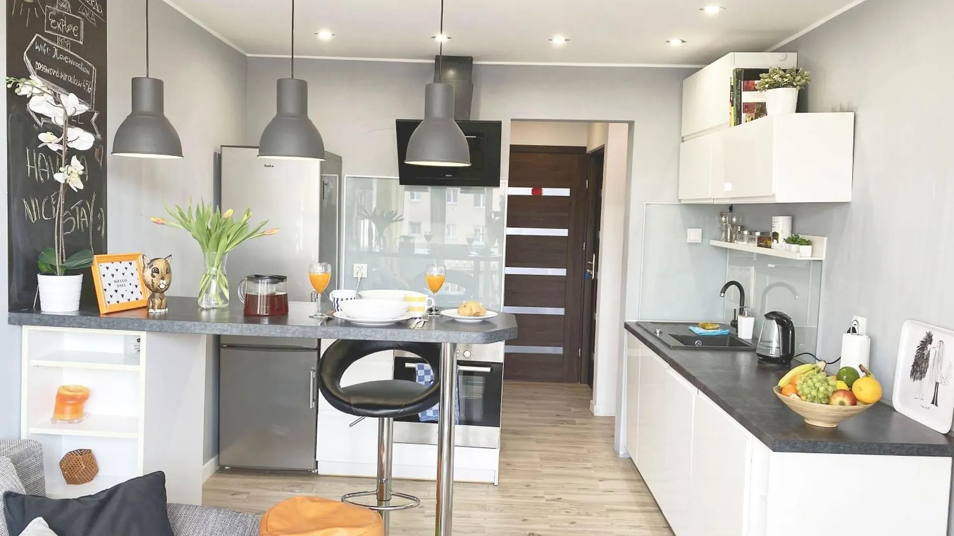 3Rooms-Balcony-Pkp - Deerrest Apart location